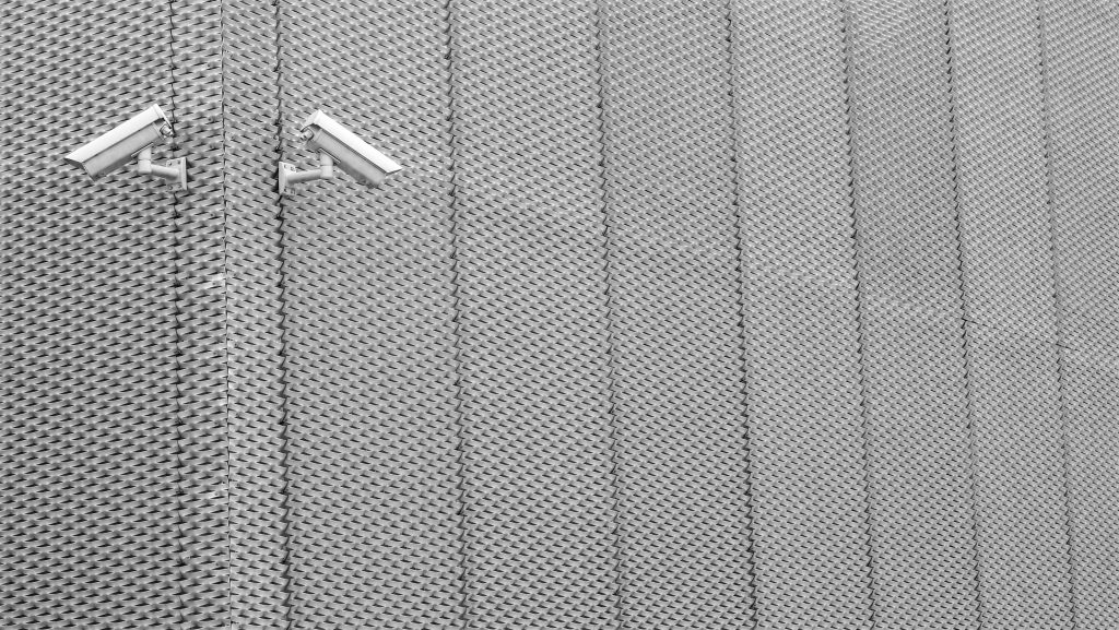 Professionele camerabewaking voor bedrijven en winkels met 24-uurse veiligheid