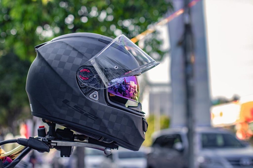 Verschillende types motorhelmen met ECE-goedkeuring, inclusief jethelm, integraalhelm en systeemhelm voor optimale veiligheid